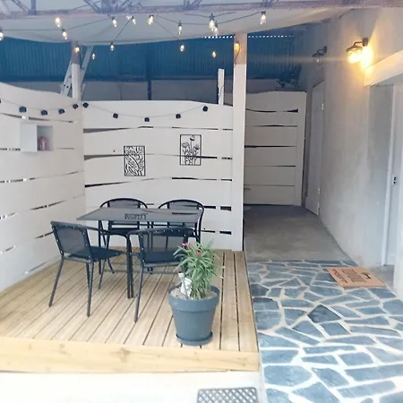 Renove Au Calme Avec Terrasse - Proche Futuroscope 度假居